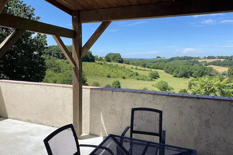 Beautiful old cottage, with a  rear terrace giving stunning panoramic views.