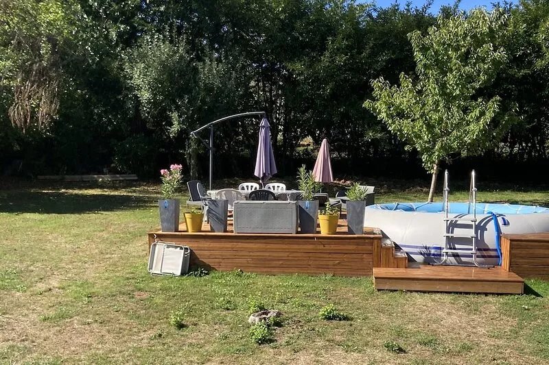 House with swimming pools. Pets welcome Large, well-fenced garden