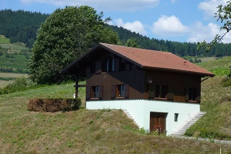 Comfortable 9-person chalet at the foot of the Ballon d'Alsace. Calm and