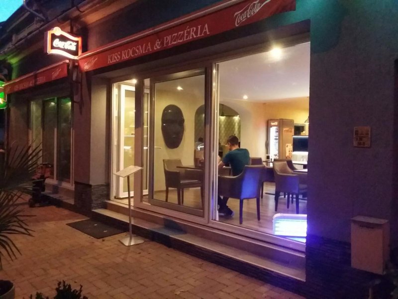 Kiss Kocsma and Pizzeria