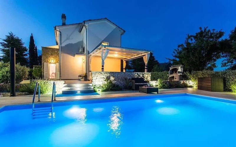 Holiday house CIRIK with heated swimming pool