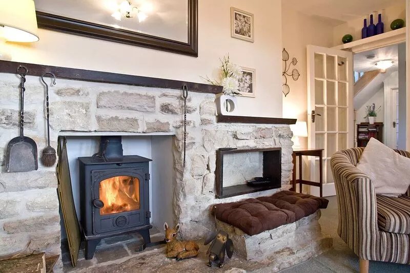 A beautifully refurbished country house set in a lovely rural position.