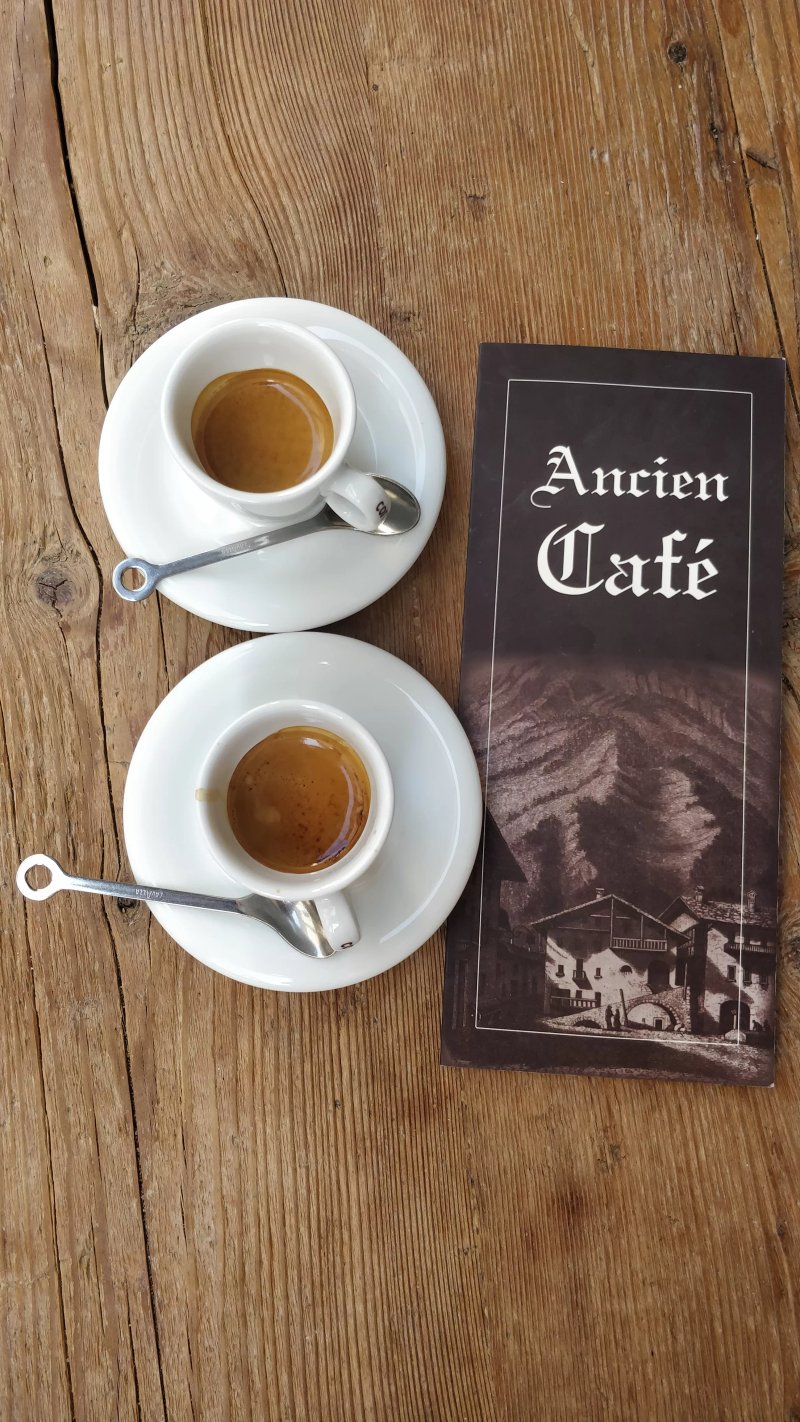 Bar Ancien Cafe Porro