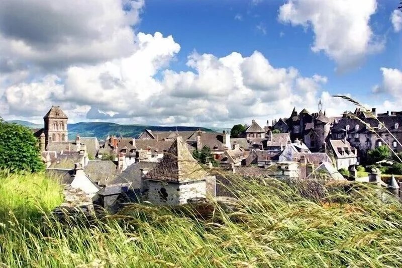 4* located in small village in Auvergne in the middle of the country