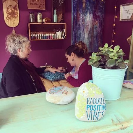 Nadia's Henna Happiness Studio