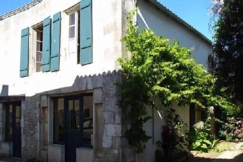 Ile de Ré family house near the Port of Saint Martin from 2 to 9 people