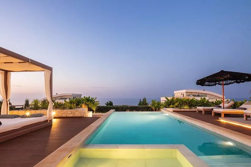 Stylish Villa With Boho Decor, Heated Pool, Lawn Garden, sea Views & Playground!
