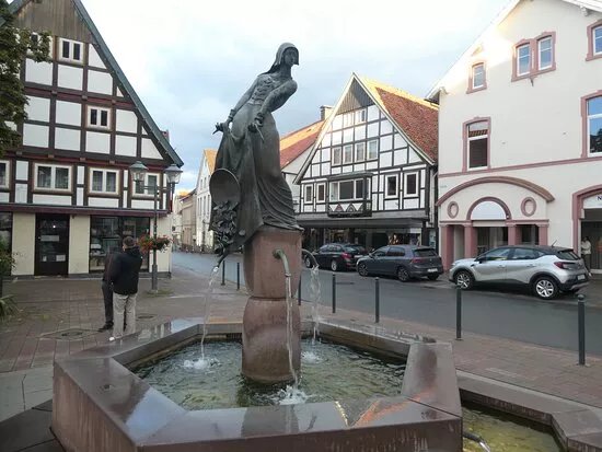 Alheyd-pustekoke-brunnen