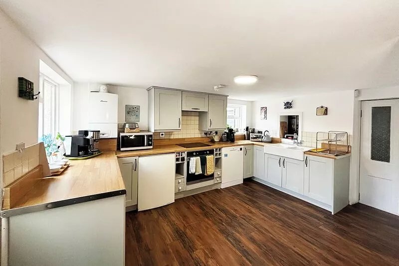 *recently updated* town House - Spacious B listed Georgian Townhouse