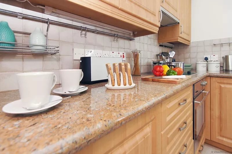 CELINE - 3Bed Villa walking distance to Fig Tree Bay Beach