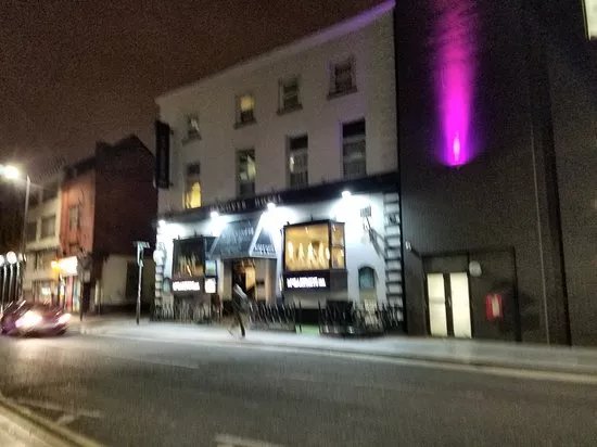Hanover Hotel's McCartneys Bar