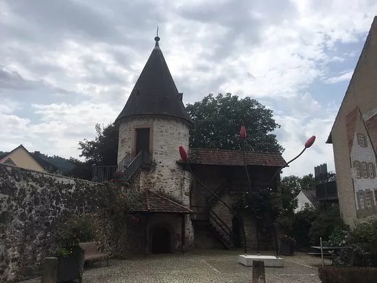 Hirschturm mit Denkmal