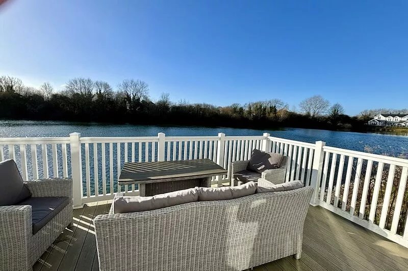Lodge 66 Spring Lake Perfect Family Holiday Retreat in the Cotswold Water Park.