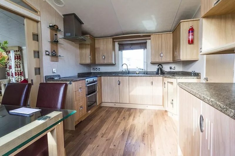 Beautiful, pet friendly caravan by the beach in Suffolk ref 40126ND