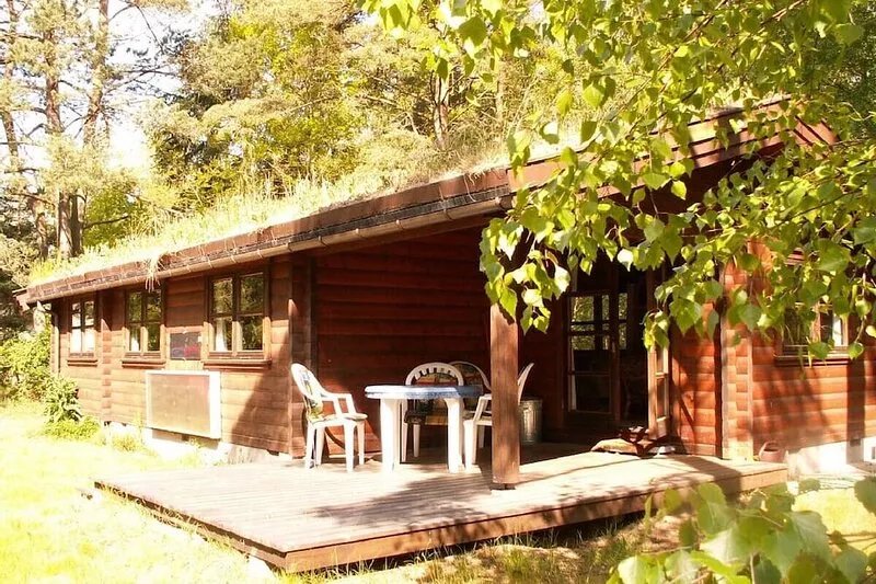 Log cabin on a 2000 m² nature estate, only5 km to the sea