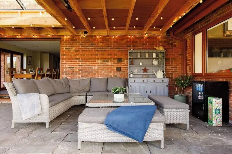 Serene Riverside: 6BR Luxury Retreat in Curdridge