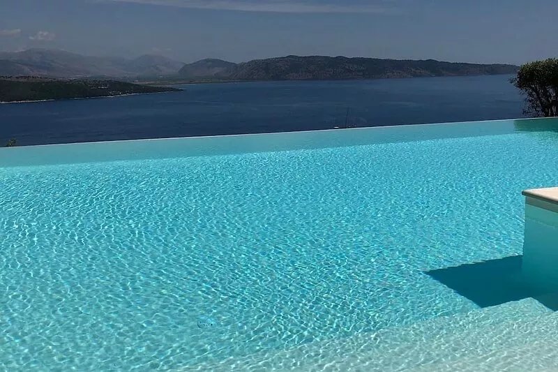 Contemporary villa, prime location , stunning views and heated infinity  pool