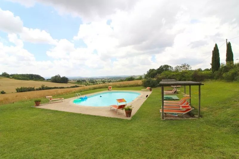 Villa in Foiano Della Chiana with 4 bedrooms sleeps 8