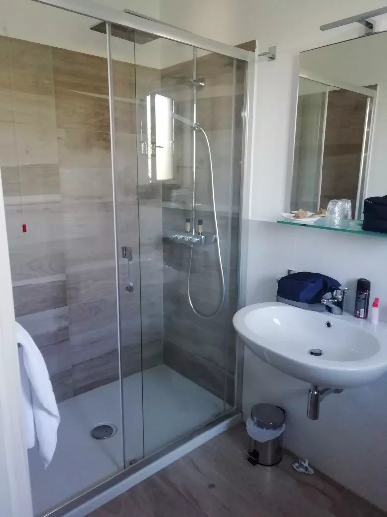 Oikia Rooms