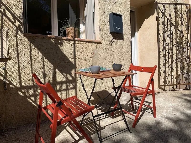 Village house at the foot of the Dentelles de Montmirail