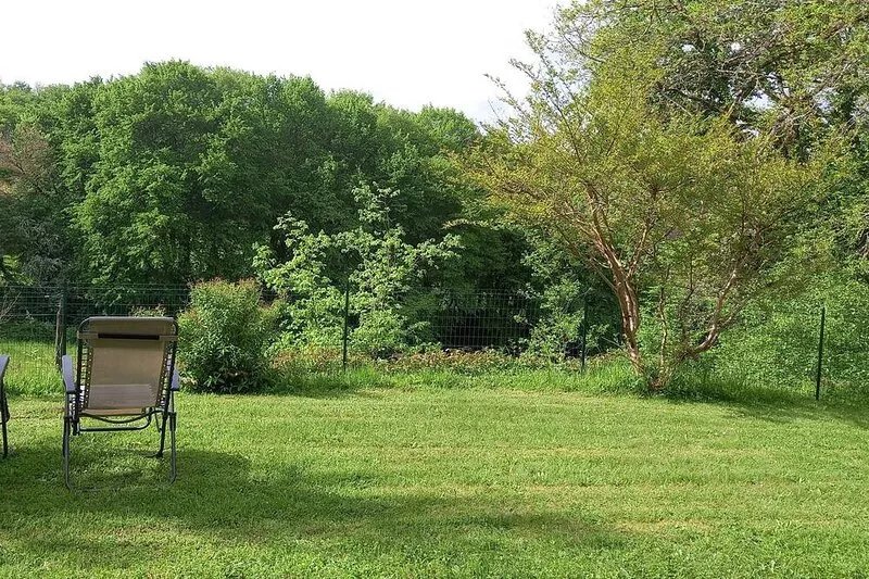 La maison de la Vallée ***, 4 p, terrace, enclosed garden, 5kms from Sarlat