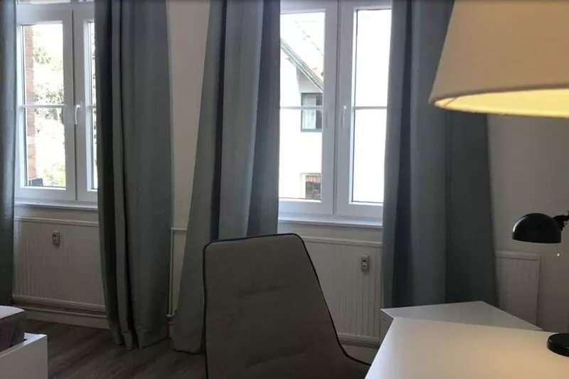For students: furnished room in a shared apart. near university & palace garden