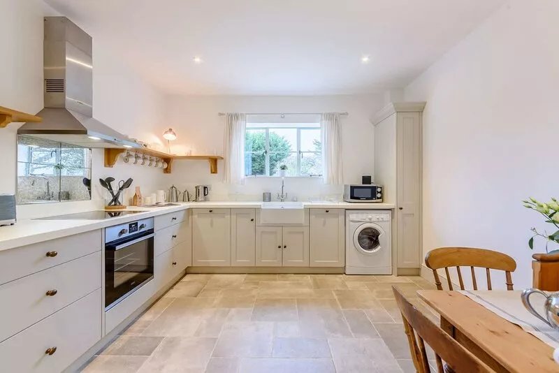 A stylish, dog friendly, single storey holiday cottage in the Cotswolds with