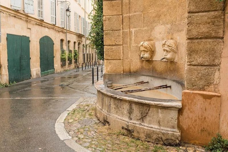 Lovely house with terrace in the city center with private parking