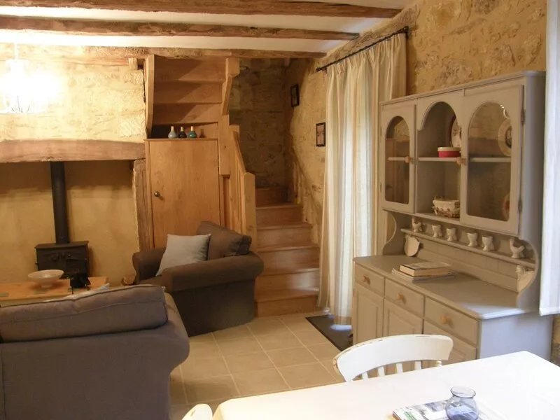 Jardiniers Cottage  set in quiet location just outside village