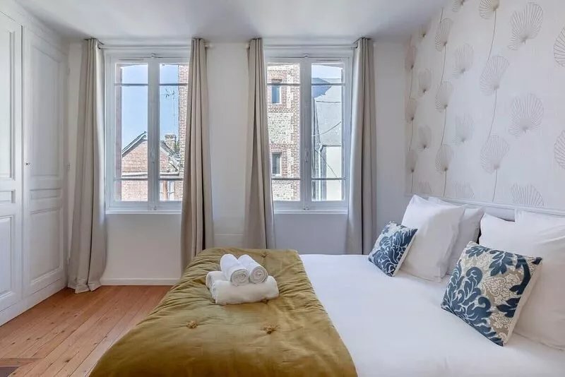 La Suite. Double shower + Bath - Netflix - center