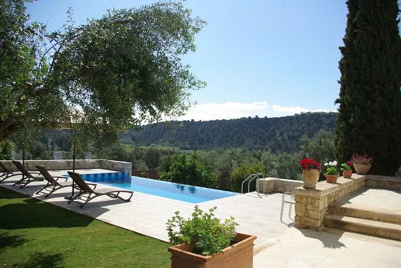 3 bedroom Villa with pool, veranda and private garden