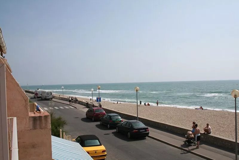 For Rent T2 - Leucate plage - 1er G - FRONT DE MER-
