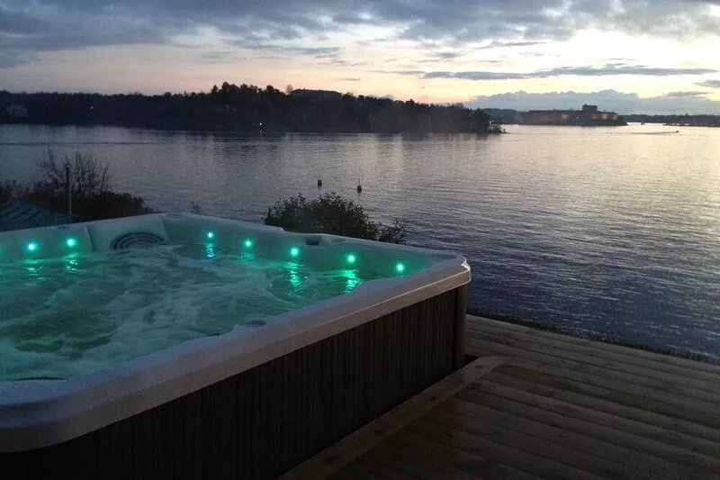 Stockholm.fantastic lakeside plot with sauna and Jacuzzi for 10 people