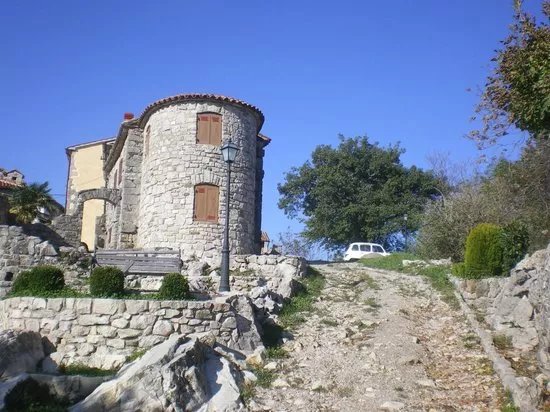 The Town of Hum