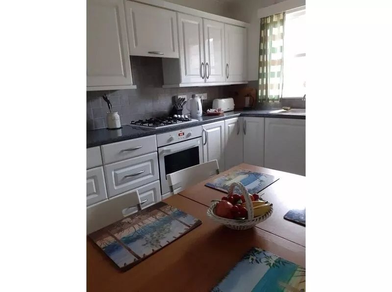 Town centre location, easy walking distance of all shops ,pubs and restaurants