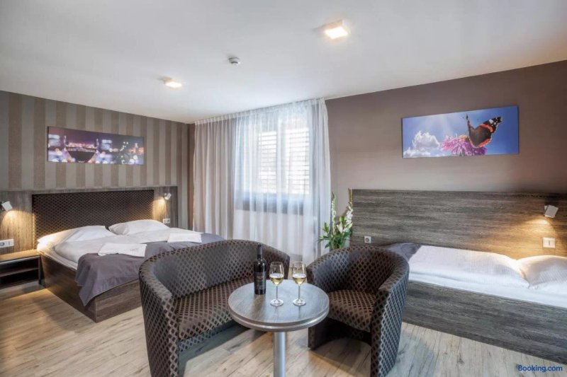 Hotel Beta