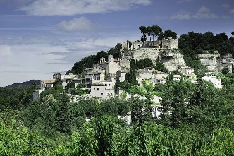 Mas du Sommelier, a charming house from 1422 with pool in an idyllic setting