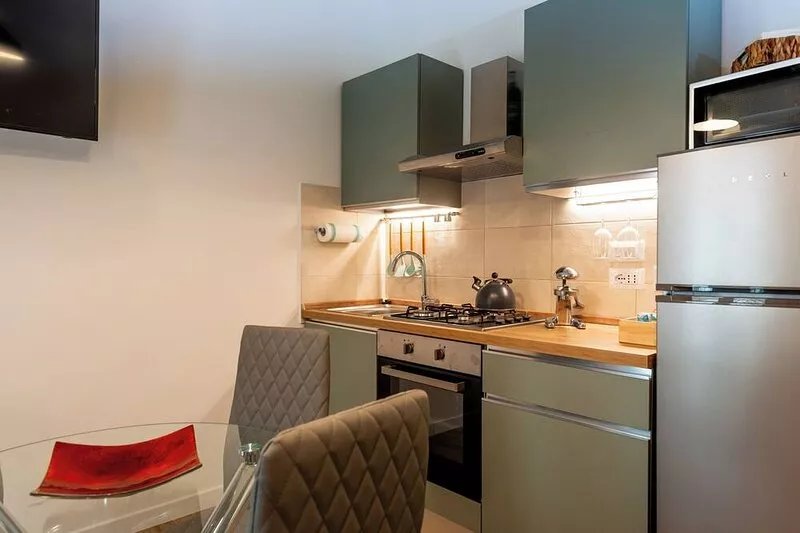 CHARMING ONE BEDROOM APARTMENT ON THE OUTSKIRTS OF PG WITH FREE PARKING SPACE