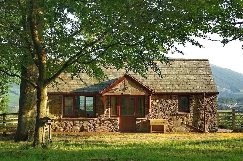 Character Cottage with fabulous mountain views in the North Lakes District