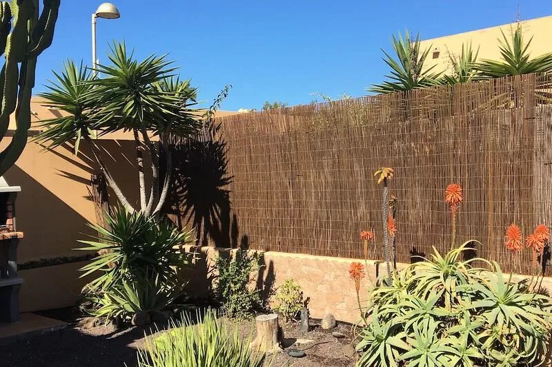 Akela -Beautiful Villa with private garden and pool - Free WIFI