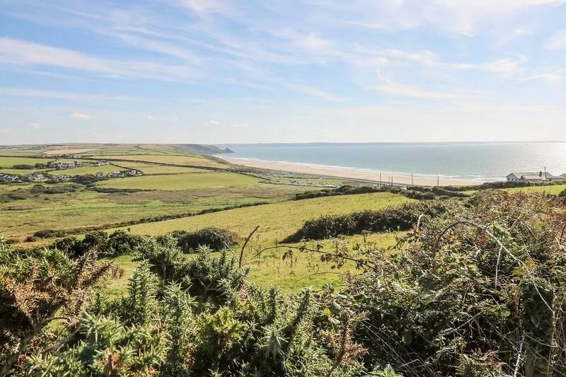 VALLEY HIGH, pet friendly, country holiday cottage in Solva
