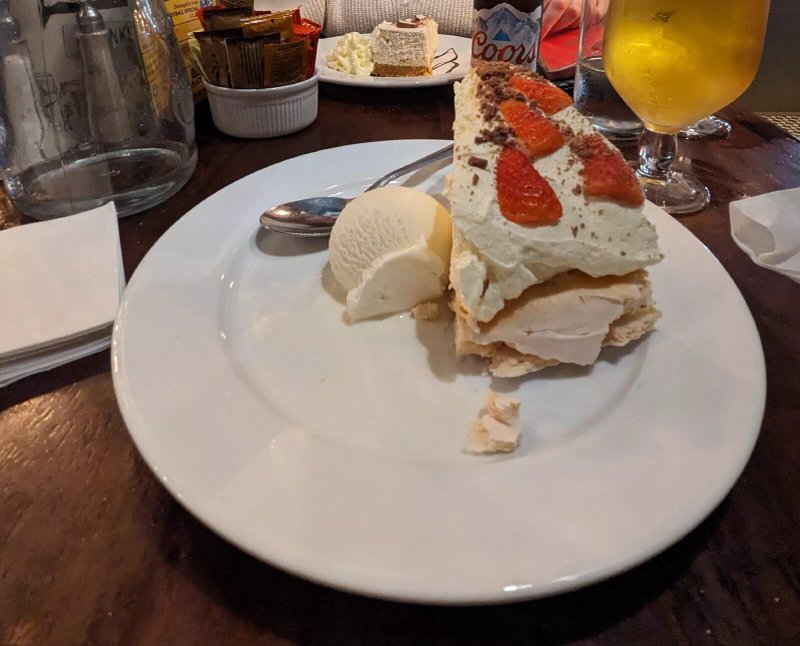 Luca’s Burger, Pasta, Pizza Restaurant