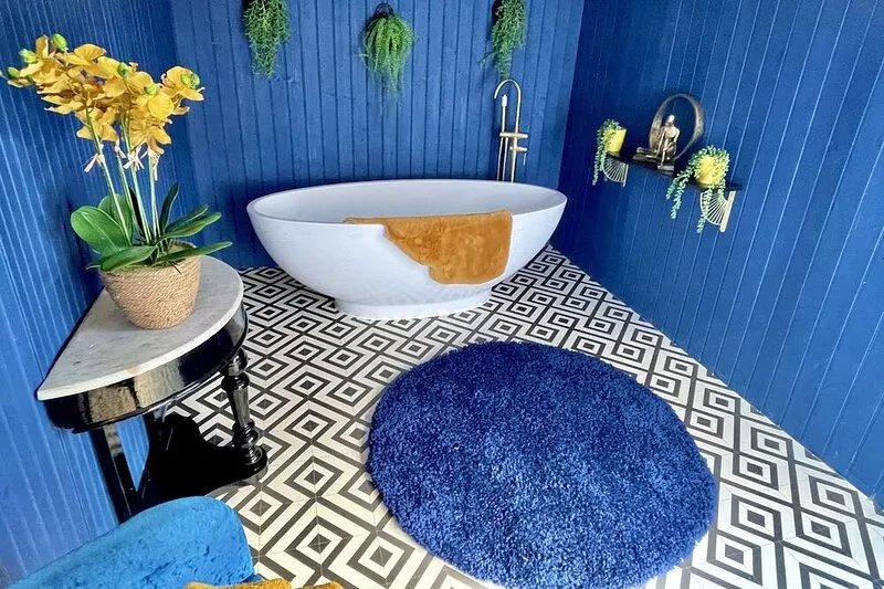 A Hidden Gem With Private Hot Tub and Garden