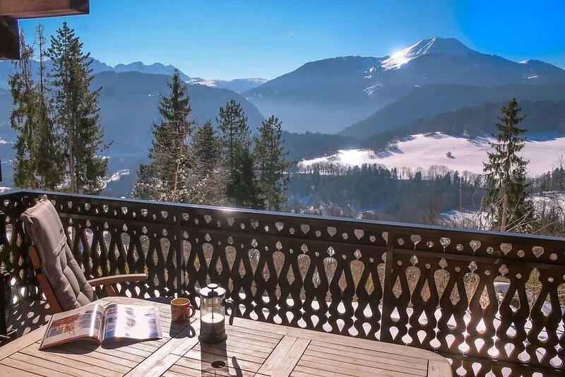 Idyllic mountain views, peaceful, wood-fired hot tub, tree house = Alpine bliss!