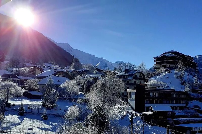 Chalet-style apartment - sleeps 8 - St Gervais Mont Blanc