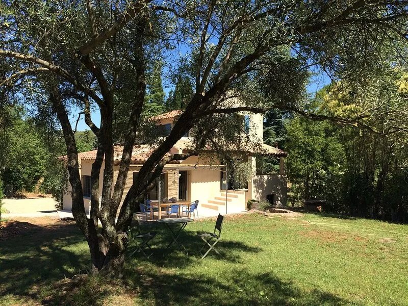 Luxuriously renovated Provencal farmhouse