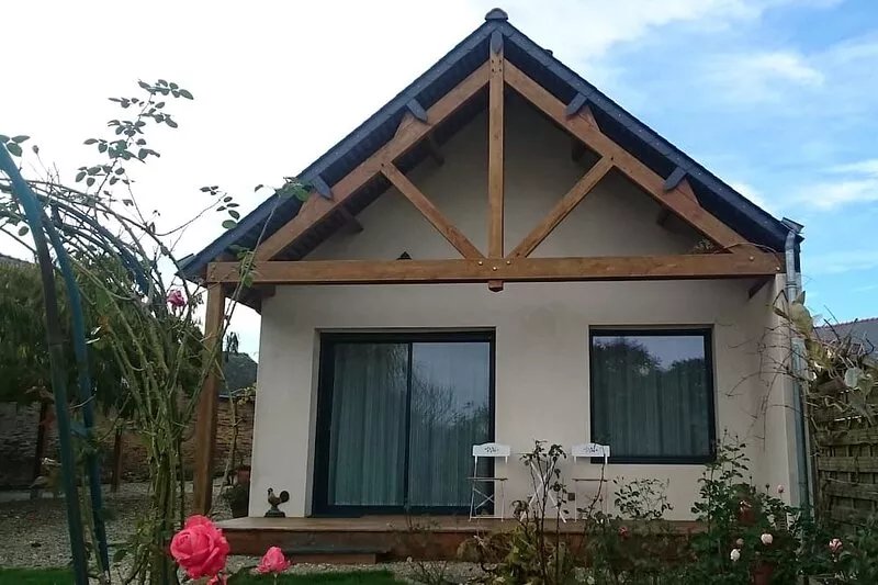 The hutch - country house