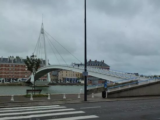 Passerelle du Bassin du Commerce