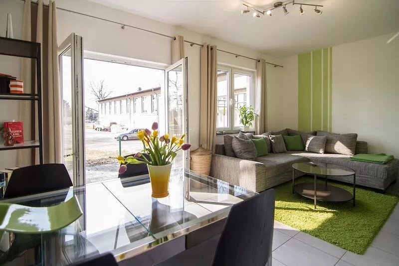 Newly built apartment (in a quiet location, good transport links, free parking