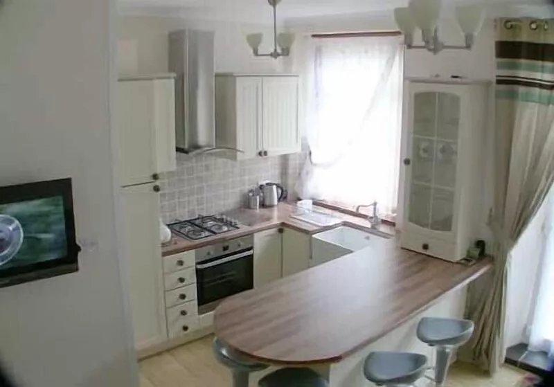 Luxury 2-bed conversion in Bothwell village, near Glasgow